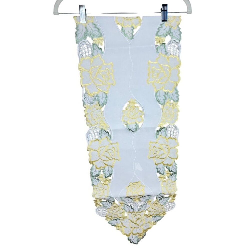 NWT Embroidered Yellow Rose Table Runner
